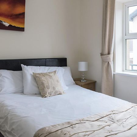 Marine Court Ground Floor Apartment บันโดแรน ภายนอก รูปภาพ