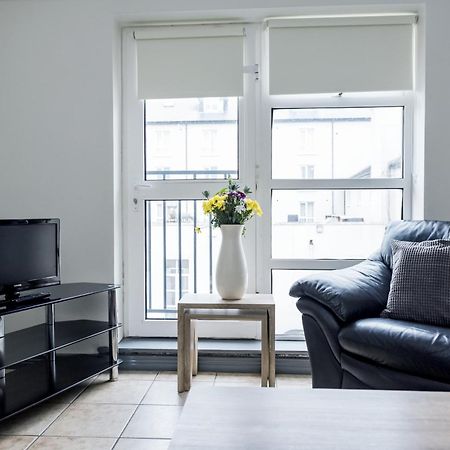 Marine Court Ground Floor Apartment บันโดแรน ภายนอก รูปภาพ
