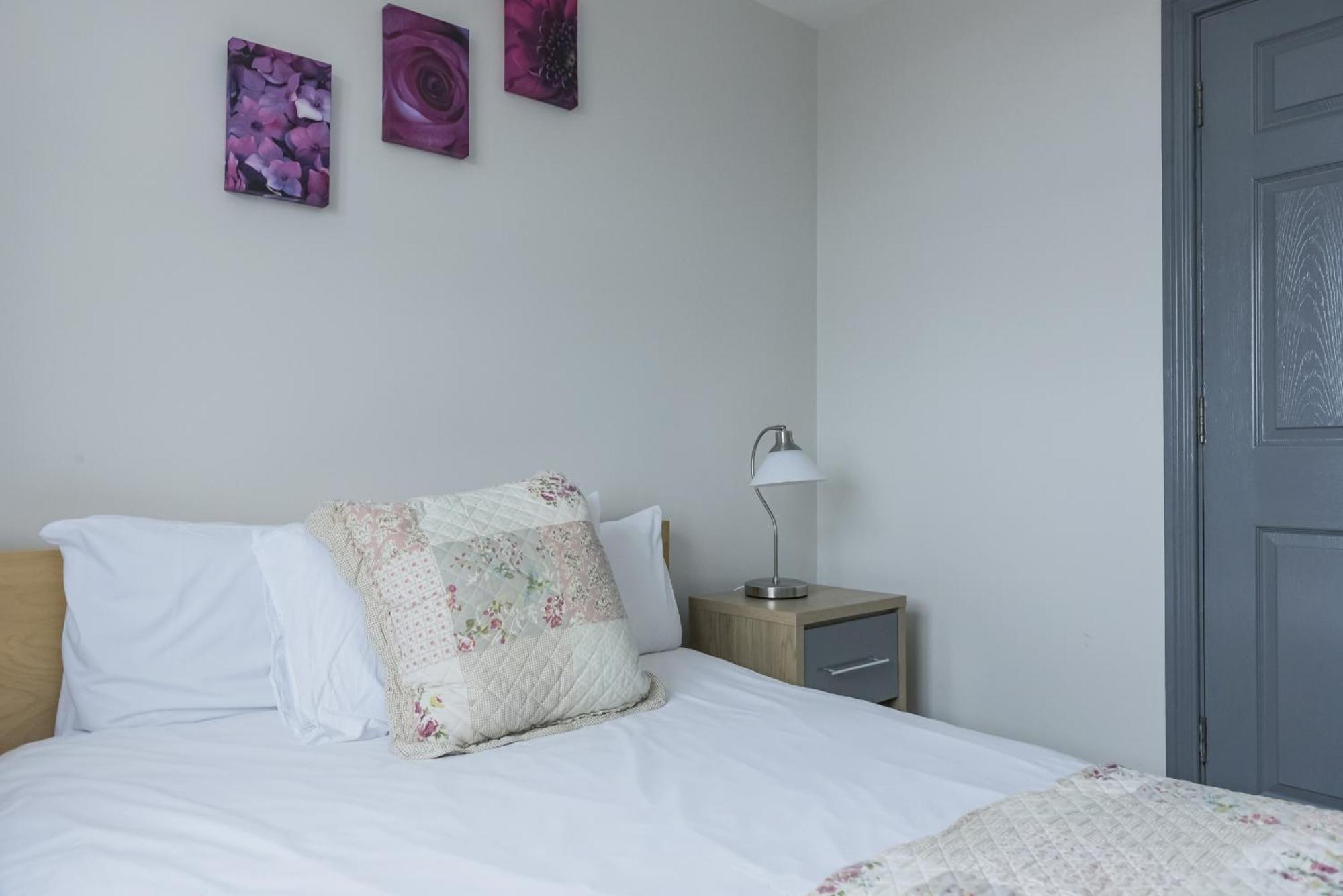 Marine Court Ground Floor Apartment บันโดแรน ภายนอก รูปภาพ