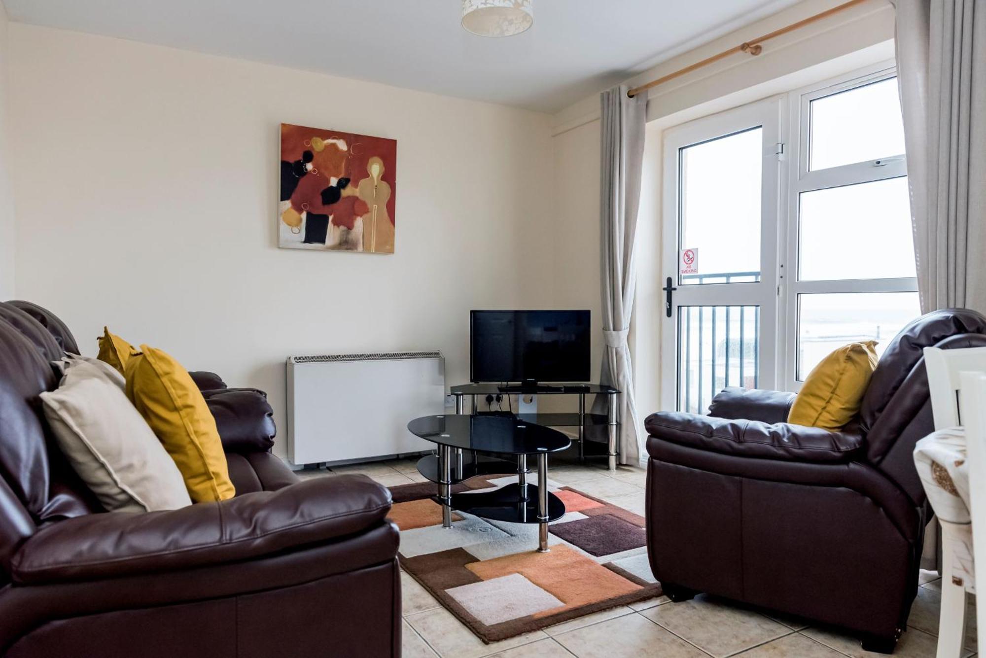 Marine Court Ground Floor Apartment บันโดแรน ภายนอก รูปภาพ