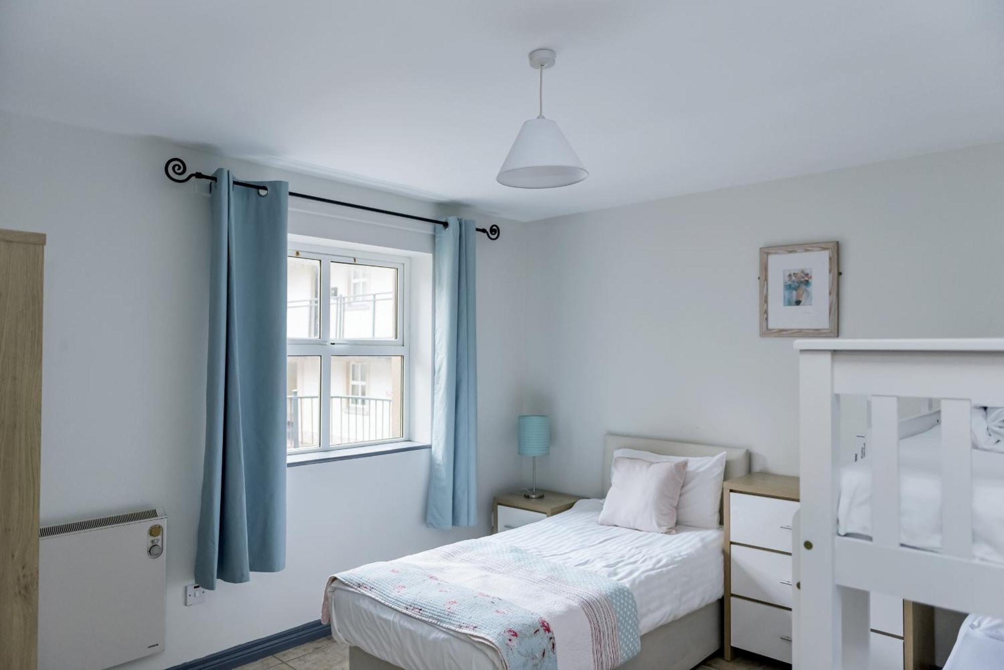 Marine Court Ground Floor Apartment บันโดแรน ภายนอก รูปภาพ